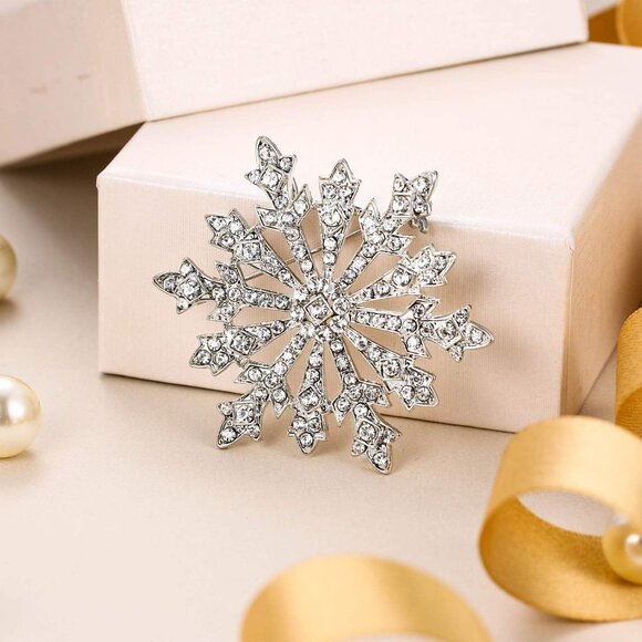 Women's Austrian Crystal Winter Snowflake Brooch - Picture 2 of 4